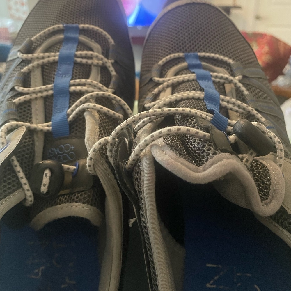 Men's Greyhounds and Blue Athletic Shoes